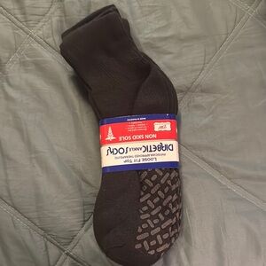 Black Crew Athletic Socks with Non-Slip Grip